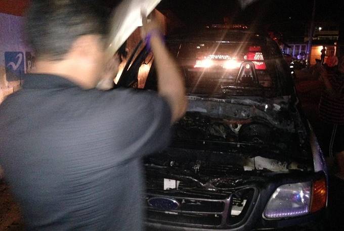 camioneta arde 2