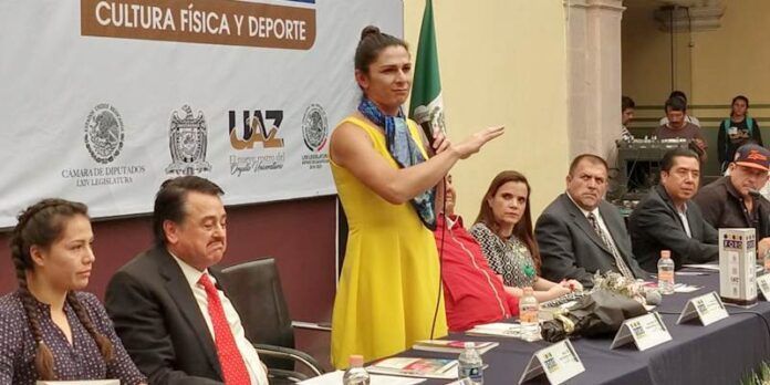 ana-guevara-845