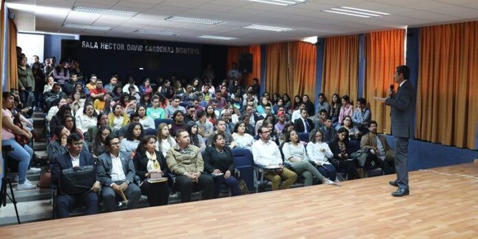 octavio-maldonado-conferencia-derecho-1b0