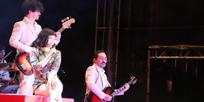 mon-laferte_2-28d