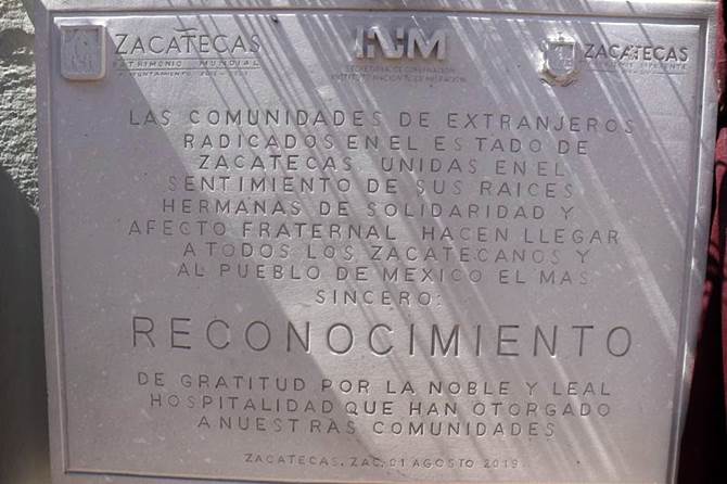 placa conmemorativa 2