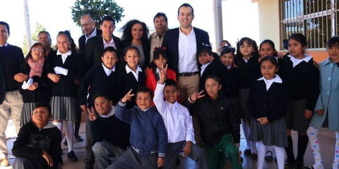 ulises-mejia-escuela-753