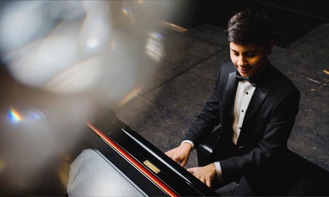 elias manzo 1