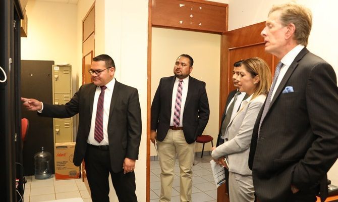 equipo nuevo donacion embajada