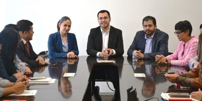 roberto-luevano-secretario-571