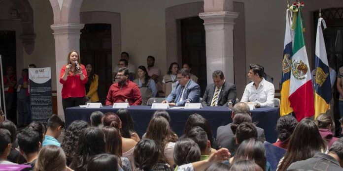 jovenes-escribiendo-7dc