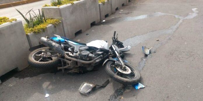 motocicleta-ba8