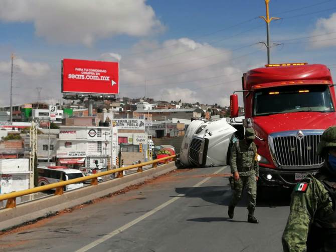 trailer volcado