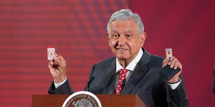 amlo-amuletos-889