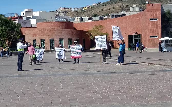 protesta issstezac 3