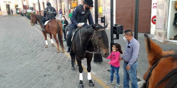 policia-montada-c38