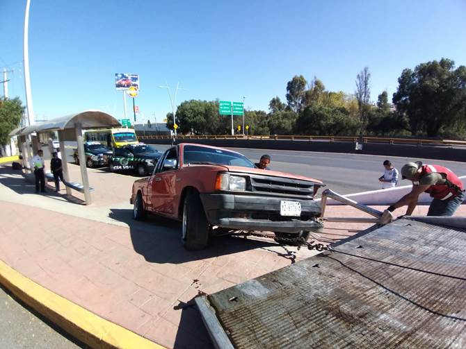 camioneta parada 1