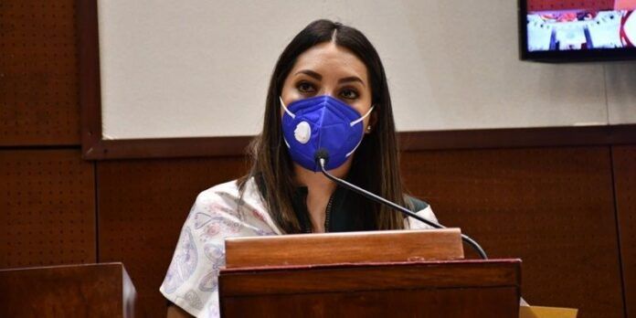 emma-lisset-921