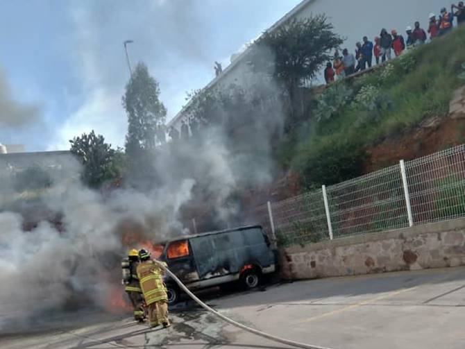 camioneta quemada 1