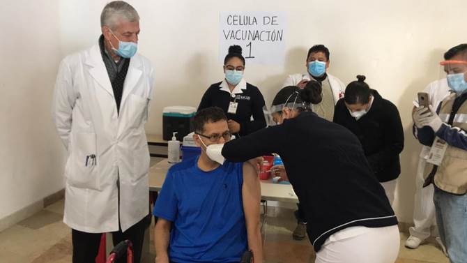 inicia vacunacion 10