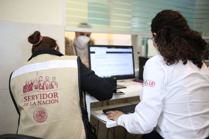 inicia vacunacion 8