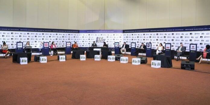 debate-15b
