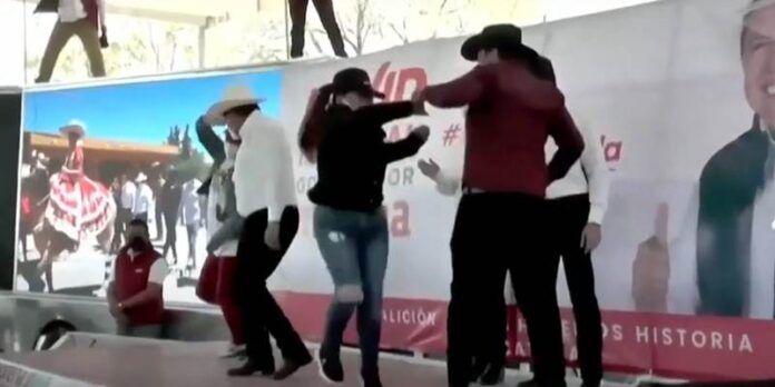 marco_flores_david_monreal_bailando-1-e8f