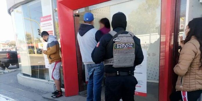 policia-banco-f20
