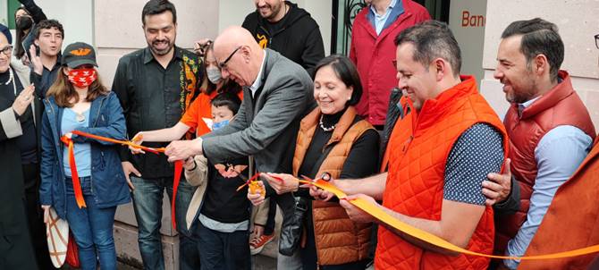 casa naranja