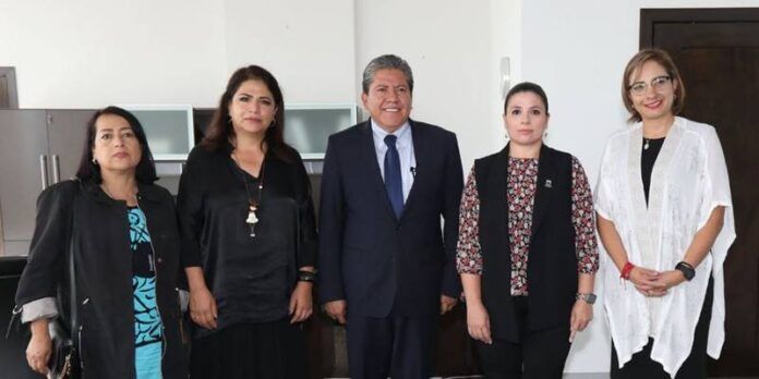 mesa-mujeres-178
