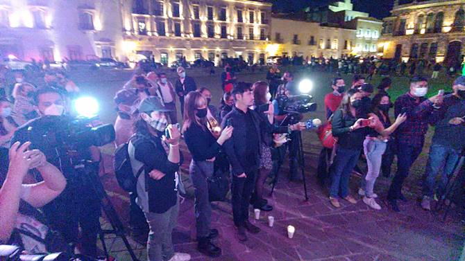 periodistas 8