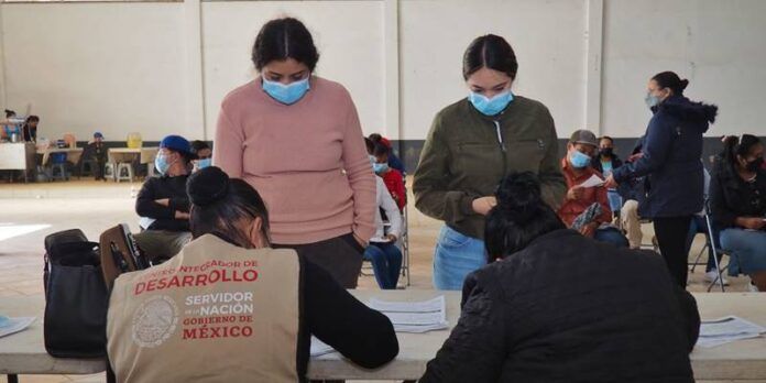 Continúa la vacunación a jóvenes Continúa la vacunación a jóvenes