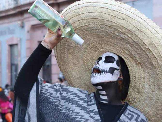 desfile muertos 16