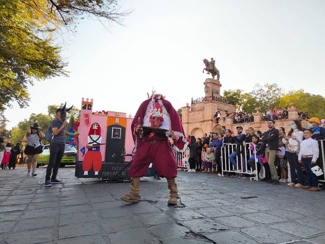 desfile muertos 18