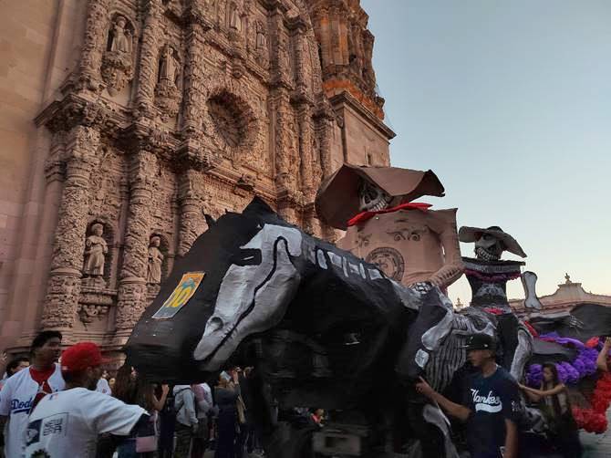 desfile muertos 4