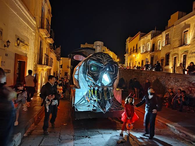 desfile muertos 6