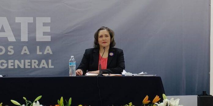 claudia-sifuentes-1-616