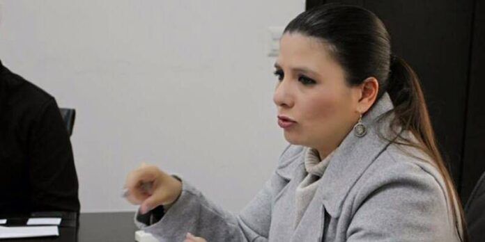 gaby-pinedo-d81
