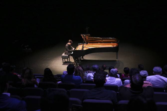 elias manzo 1