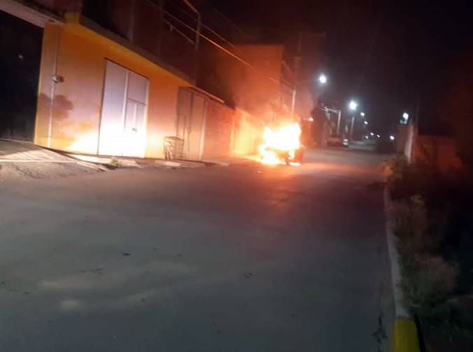 auto incendiado 6