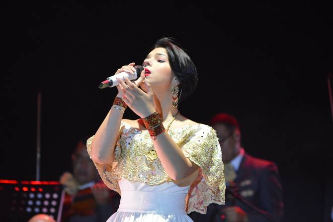 angela aguilar 2