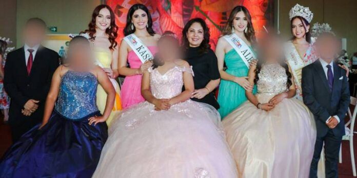 quinceaneras-3-b12