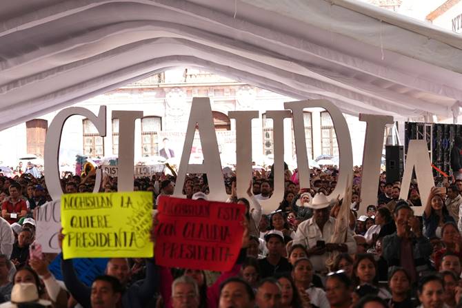 mitin plaza armas 2