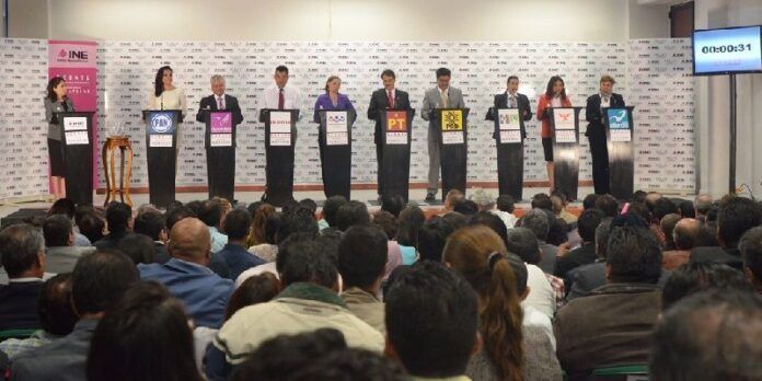 Debate en el distrito 4 Debate en el distrito 4
