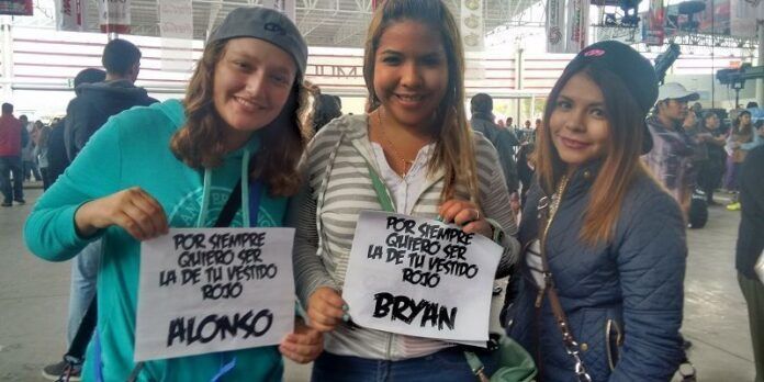 Fans llegaron a las 10 de la mañana Fans llegaron a las 10 de la mañana