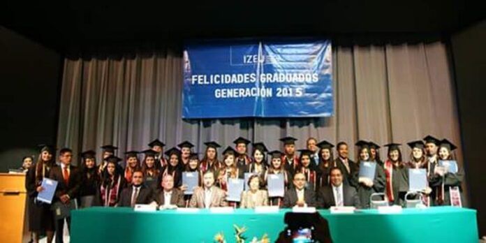 Culminan una etapa más de su vida. Culminan una etapa más de su vida.