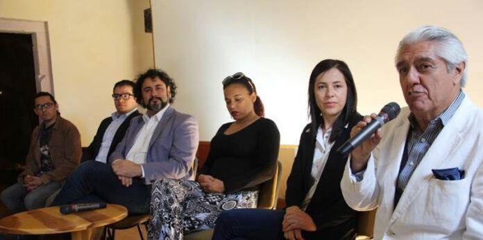 Artistas en rueda de prensa Artistas en rueda de prensa