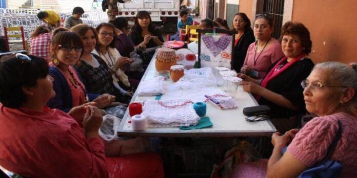 Podrán participar todos los artesanos zacatecanos. Podrán participar todos los artesanos zacatecanos.