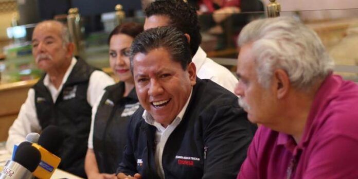 Candidato propone programa de becas Candidato propone programa de becas