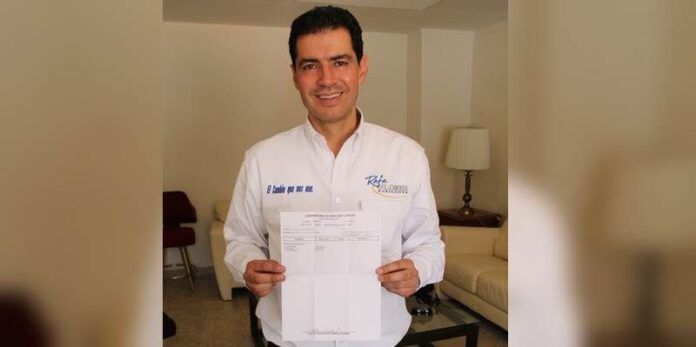 Candidato muestra sus resultados Candidato muestra sus resultados