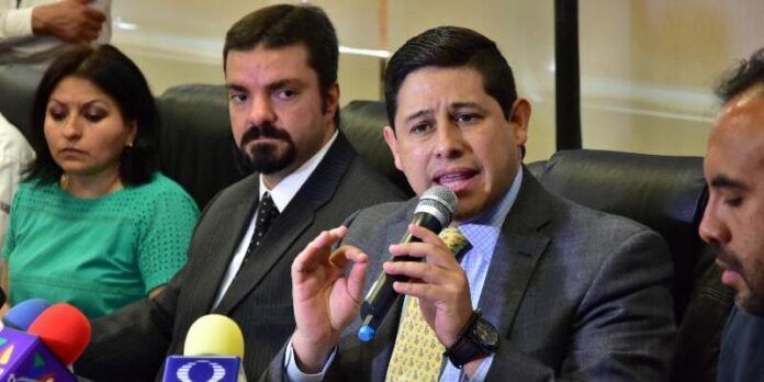 Afirma que estímulos son legales