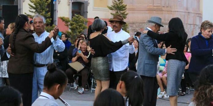 La cita es en Plazuela Miguel Auza La cita es en Plazuela Miguel Auza