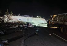 Muere trailero tras volcadura e incendio en el puerto de Rocamontes; carretera quedó cerrada por seis horas