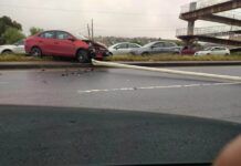 Accidente múltiple afecta Tránsito Pesado; hay tres vehículos involucrados