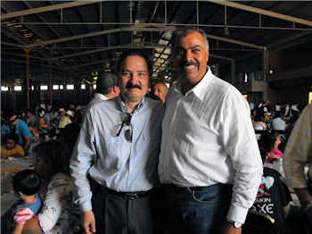 El presidente estatal del PRD y Antonio Aguilar hijo. El presidente estatal del PRD y Antonio Aguilar hijo.